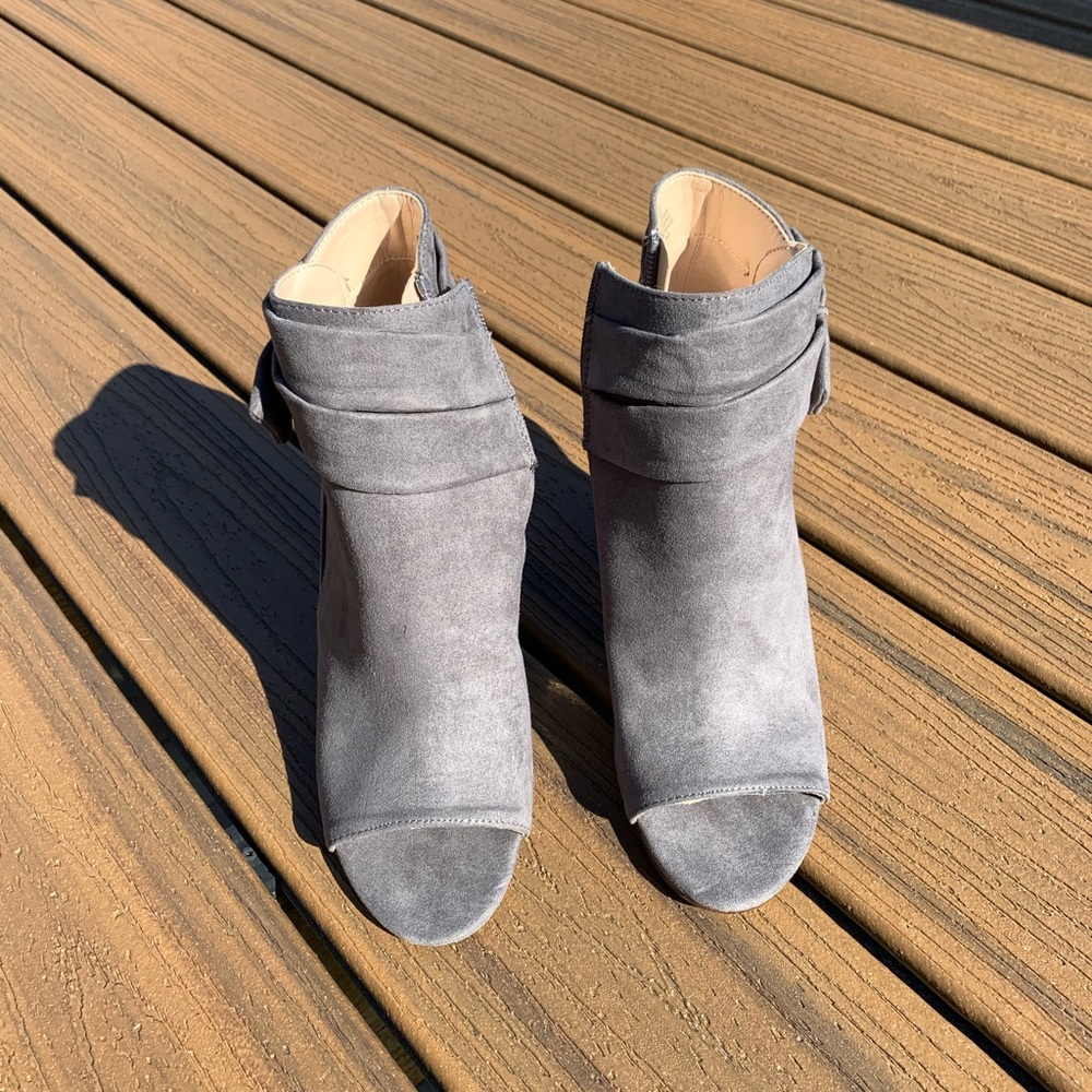 Gray Nine West Bow Booties - Picture 2 of 6